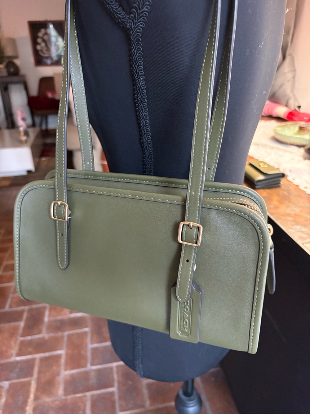 ๐ซ NWT Coach Olive Green Swing Zip - Picture 5 of 11